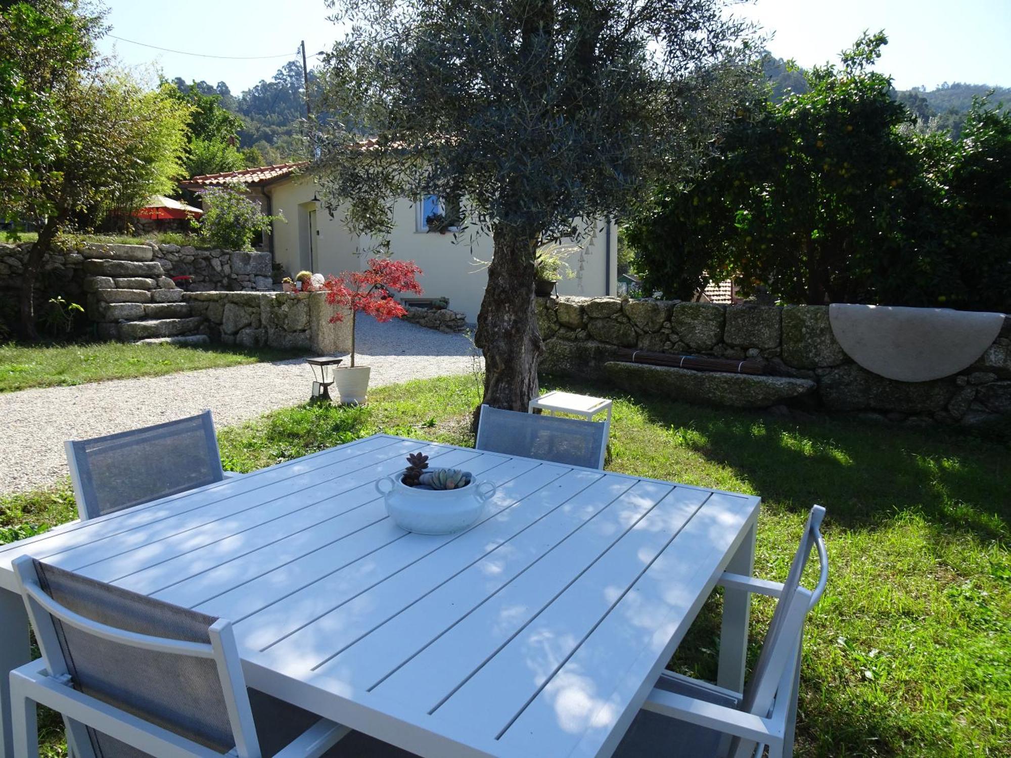 A Casa Com 2 Pereiras Bed & Breakfast Terras de Bouro Ngoại thất bức ảnh